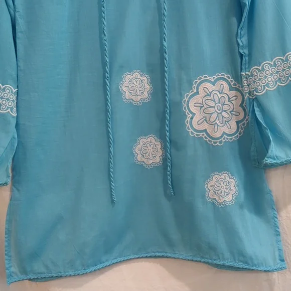 Mud Pie Blue and White Tunic Top Small - Picture 3 of 15